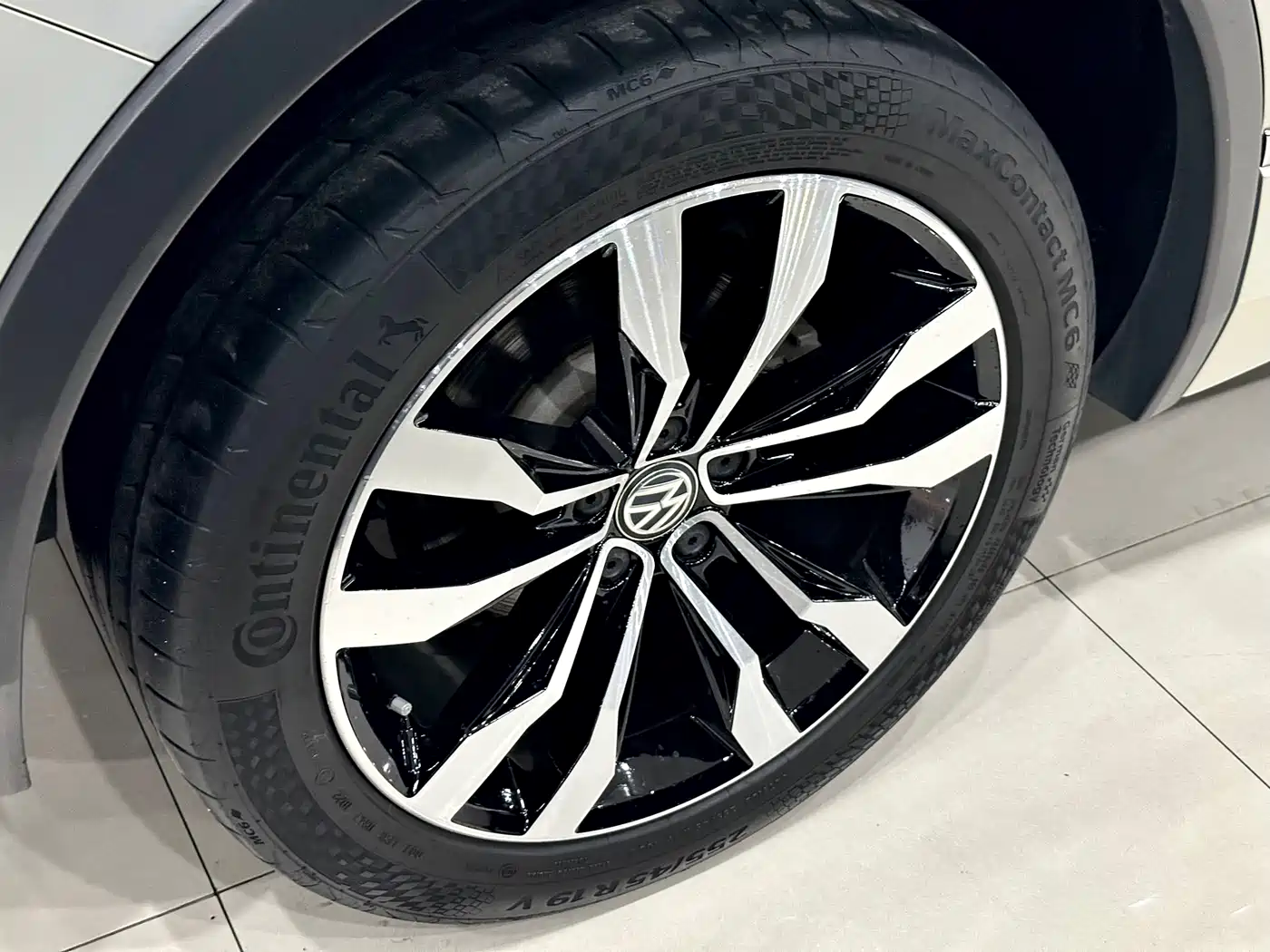 Volkswagen Tiguan L 2019 Edition 380TSI Auto 4WD R-Line Premium Flagship Version China V фото 28