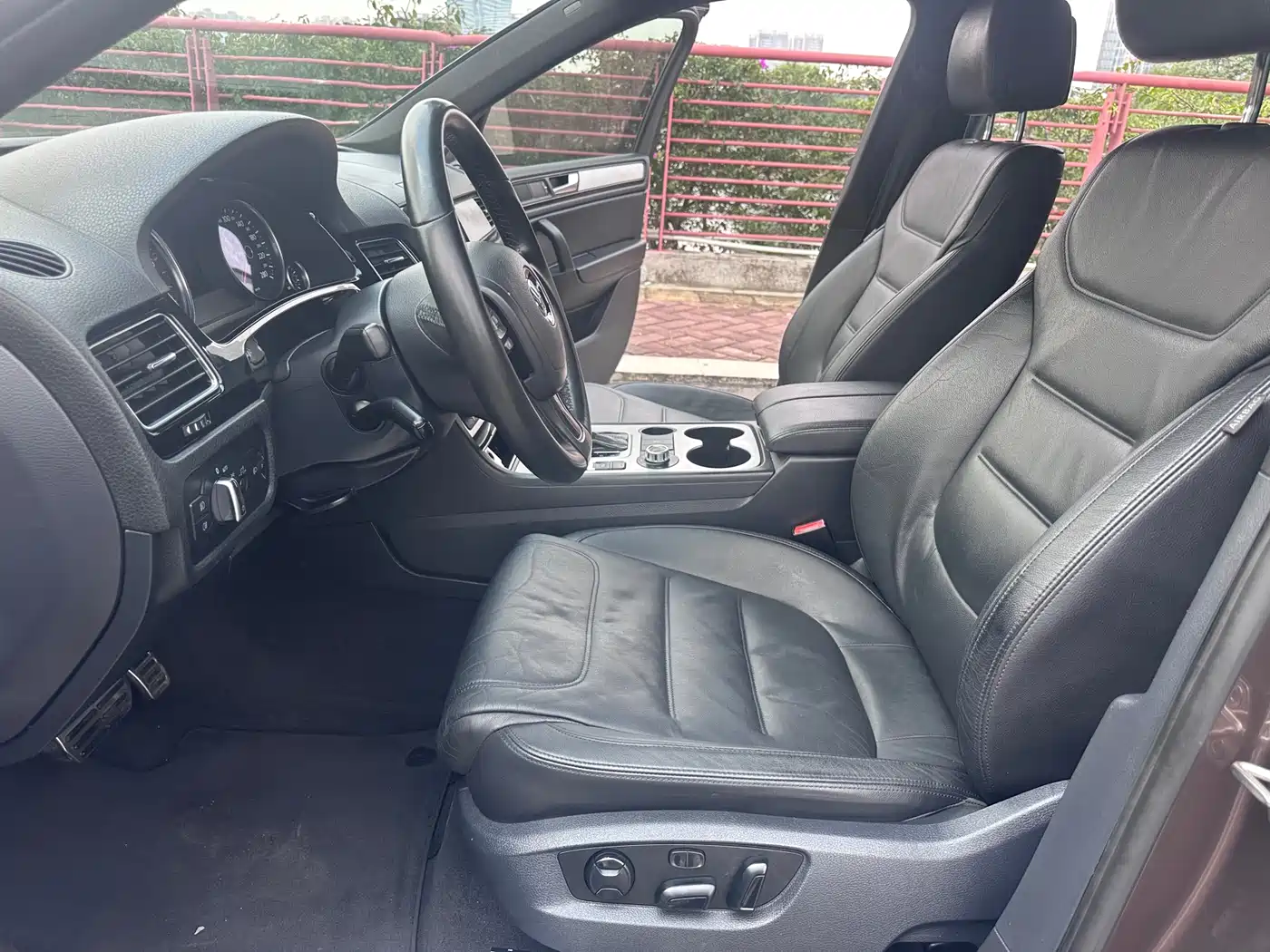 Volkswagen Touareg 2011 3.0TSI Standard фото 8