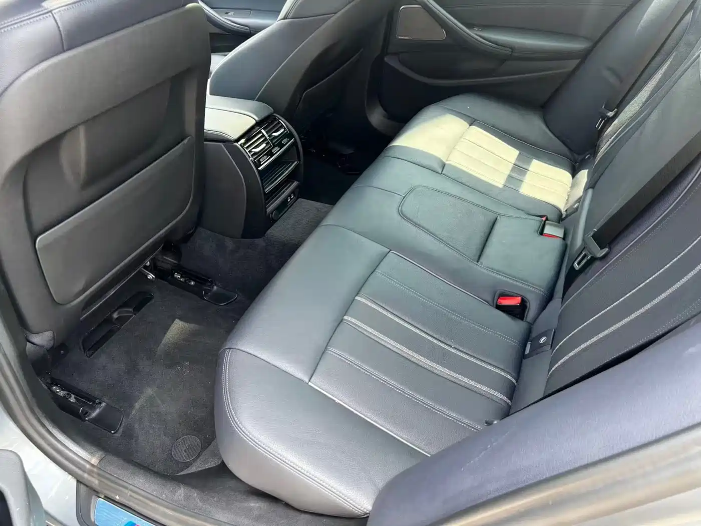 BMW 5 Series (Import) 2020 530i M Sport Package фото 10