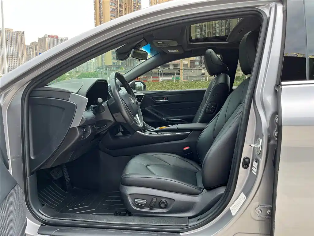Toyota Avalon 2019 Hybrid 2.5L Luxury Edition China V фото 12