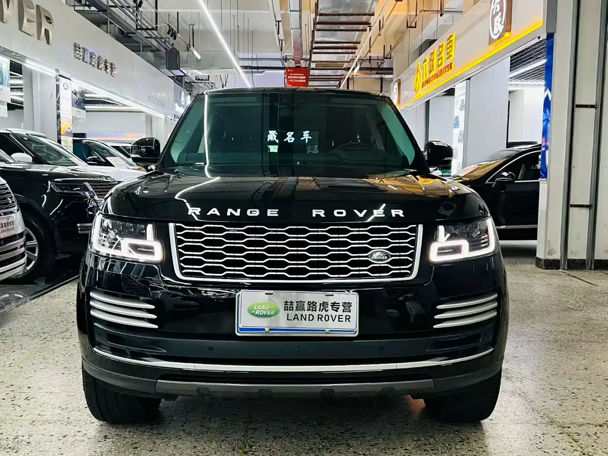 Land Rover Range Rover 2020 3.0 L6 Heritage Extended Edition фото 2