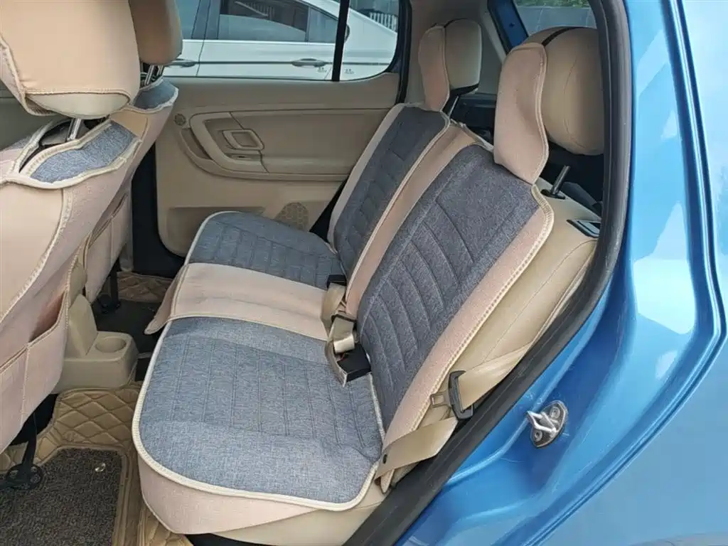 Škoda Fabia 2014 1.4L Automatic Crystal Spirit Edition фото 17