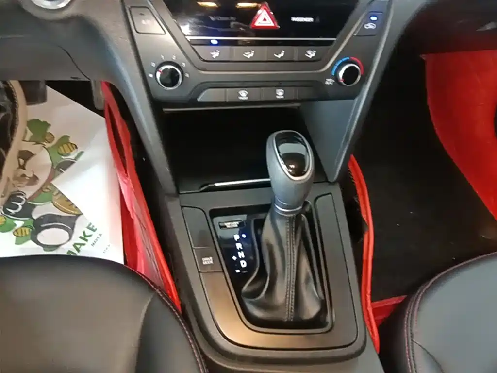 Hyundai Elantra 2016 1.4T DCT Dynamic·Vitality фото 14