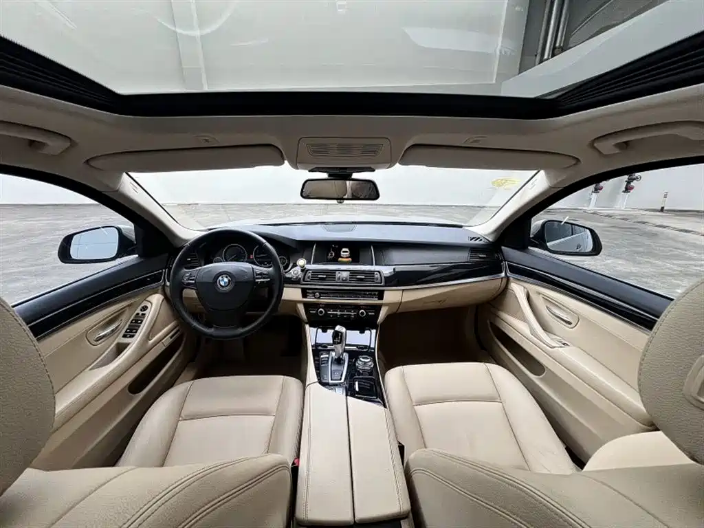 BMW 5 Series 2014 520Li Elegance фото 14