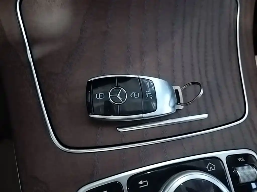Mercedes-Benz E-Class 2018 Facelift E 200 L 4MATIC фото 9