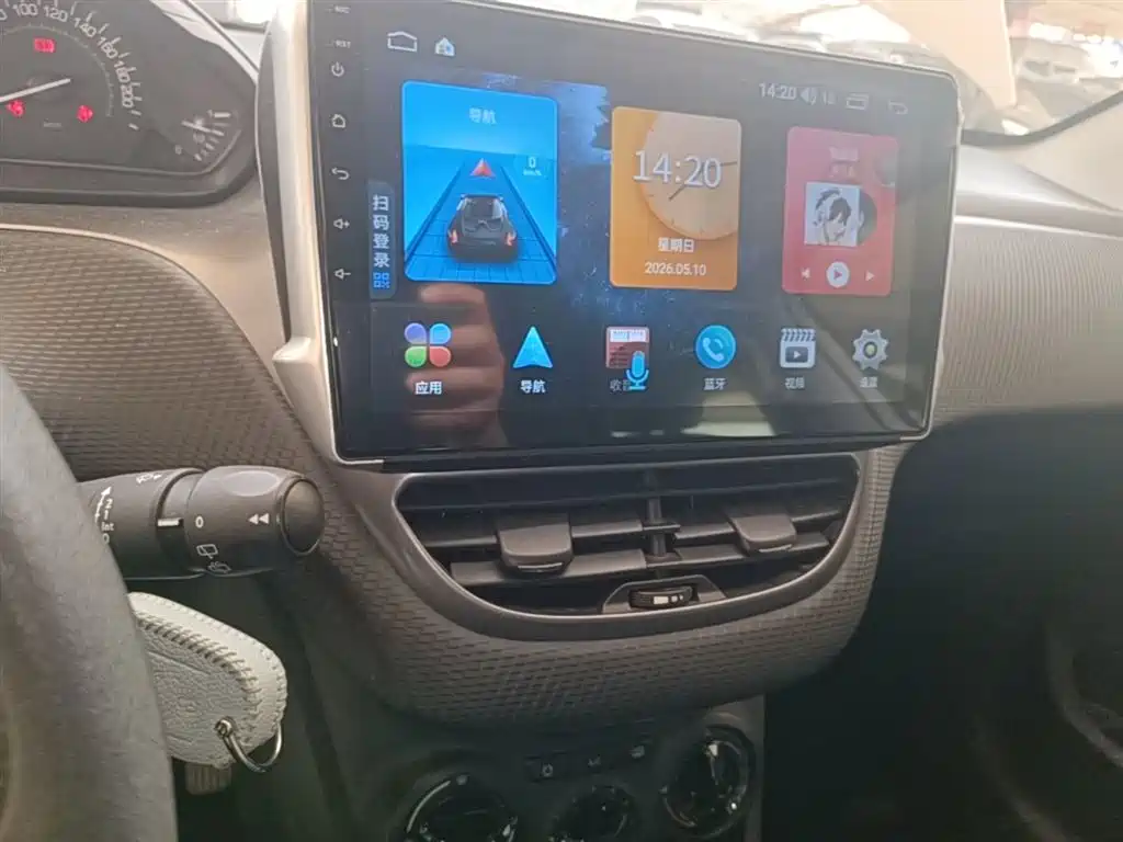 Peugeot 2008 2014 1.6L Automatic Trend Edition фото 9