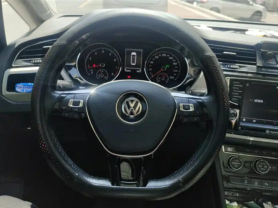 Volkswagen Touran 2018 Touran L 280TSI DSG Frontier Edition 7-Seater China V фото 15