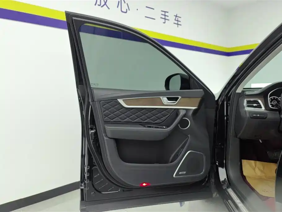 Hongqi HS7 2022 3.0T Automatic 4WD ZhiLian QiXiang Edition 7-seater фото 7