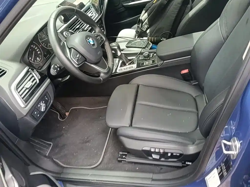 BMW 1 Series 2017 118i Sport фото 15