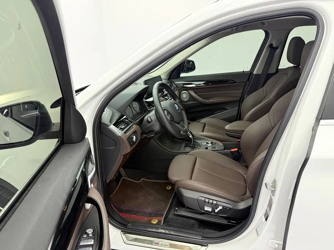 BMW X1 2022 sDrive20Li Fashion фото 19