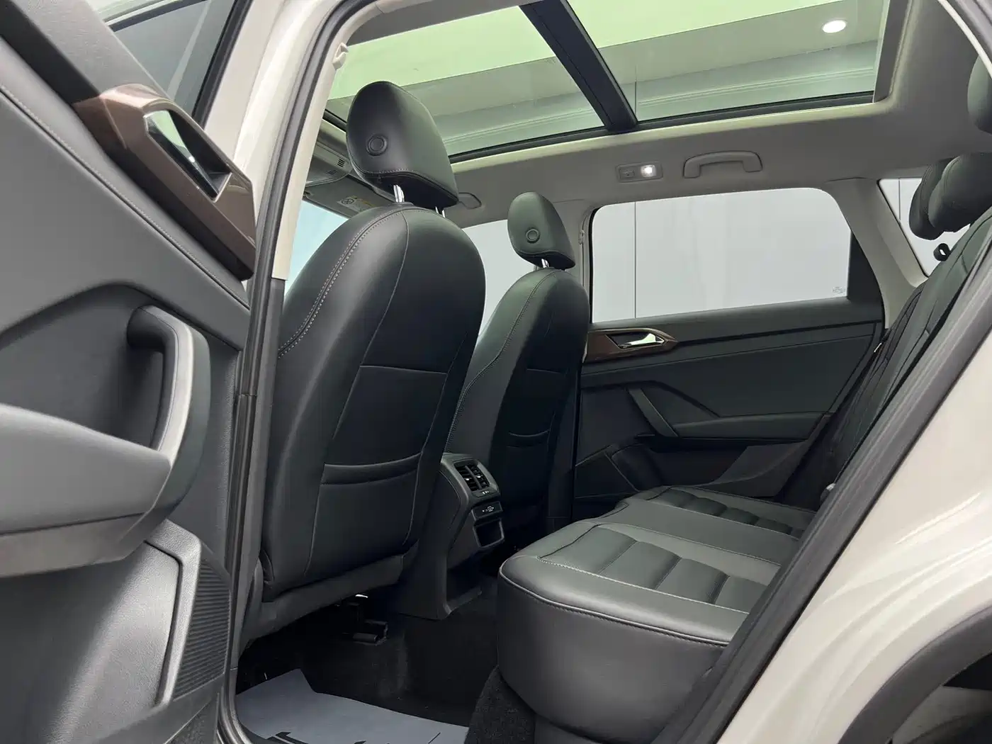 Volkswagen Tharu, миниатюра 8