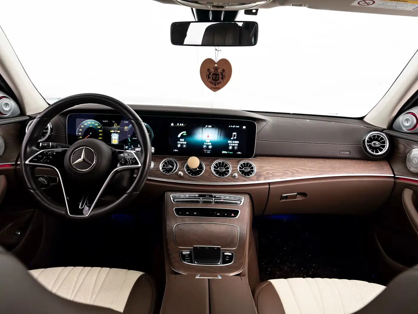 Mercedes-Benz E-Class 2023 E 300 L Luxury фото 28