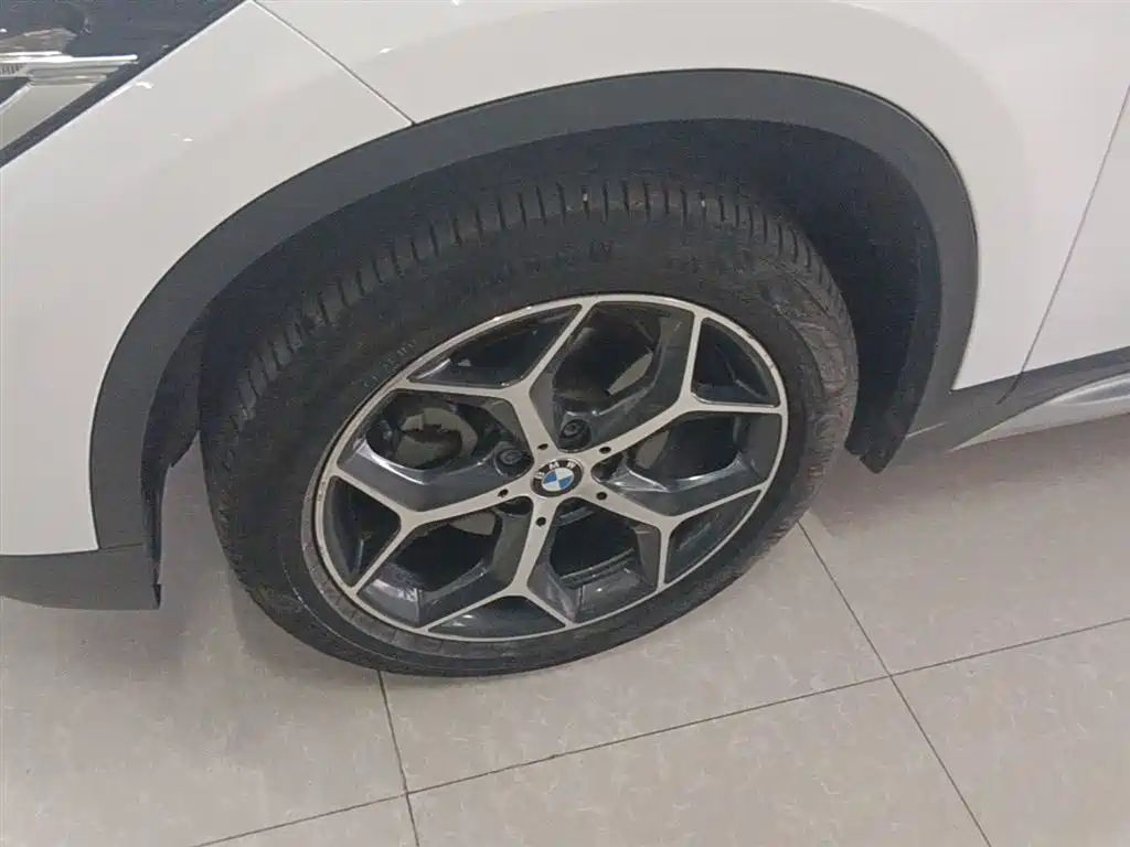 BMW X1 2016 sDrive18Li Luxury Model фото 23