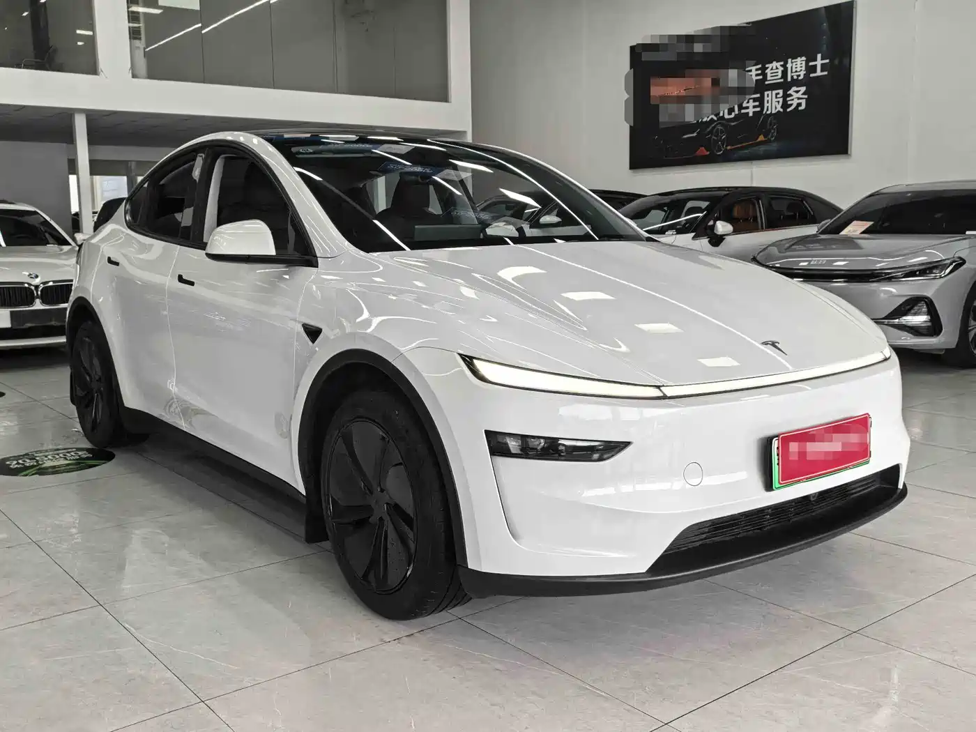 Tesla Model Y 2025 Rear-Wheel Drive фото 3