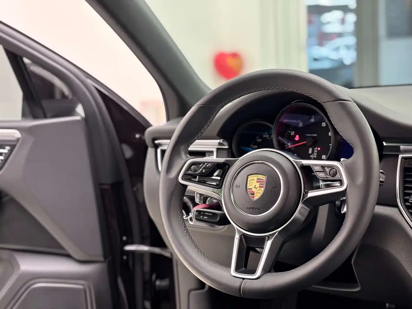 Porsche Macan 2016 Macan 2.0T фото 15