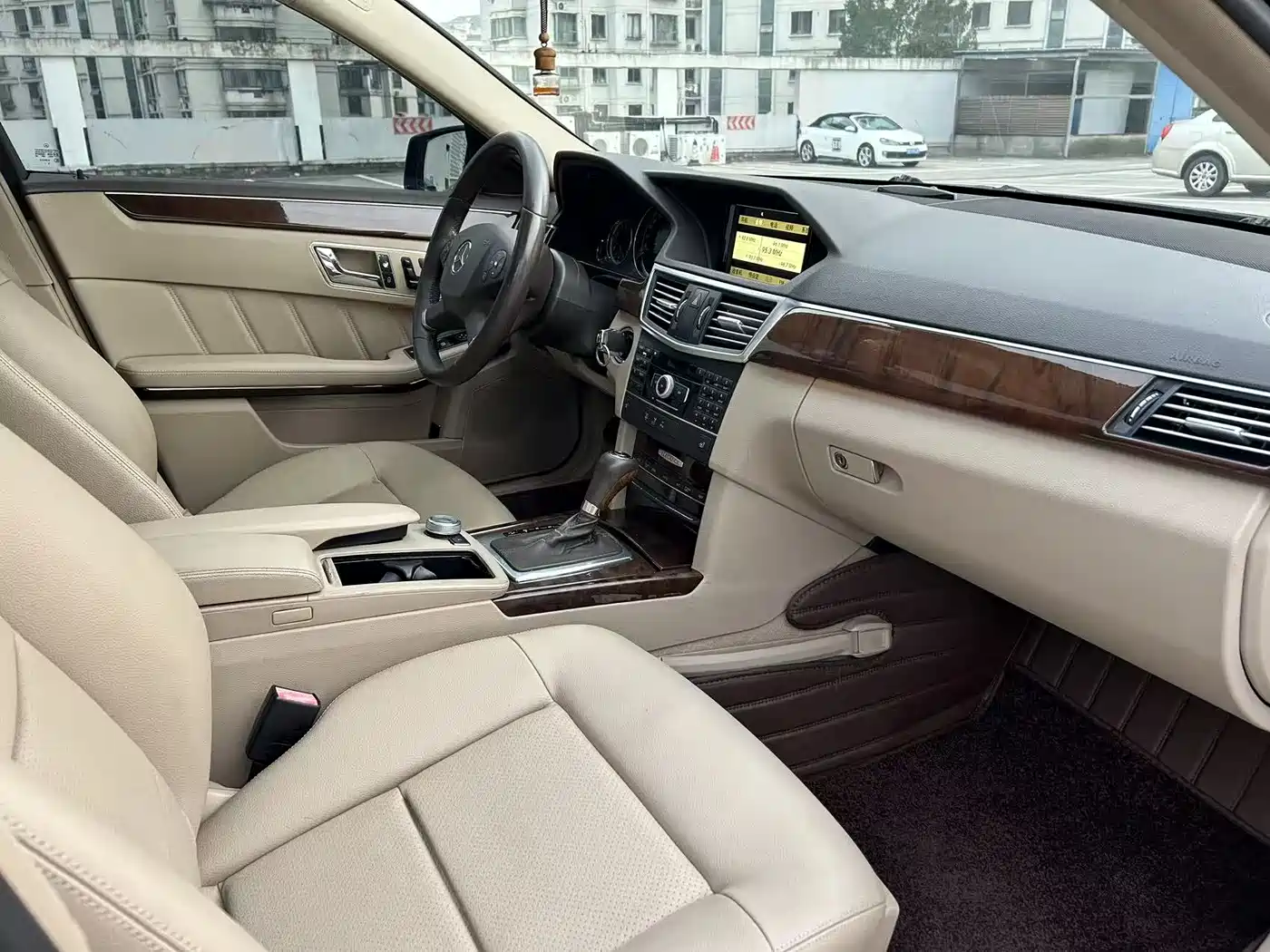 Mercedes-Benz E-Class 2011 E 260 L CGI Fashion фото 18
