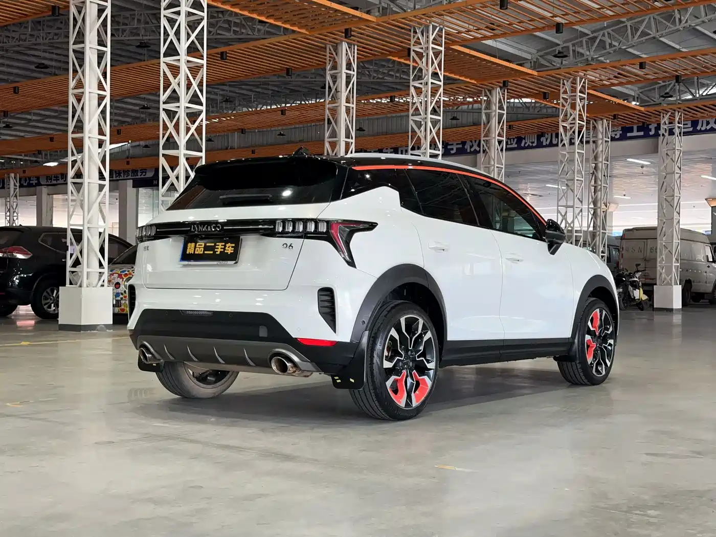 Lynk & Co 06 2020 1.5T Halo фото 3