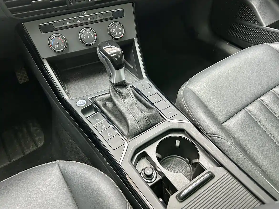 Volkswagen Passat 2022 280TSI Elite Edition фото 16