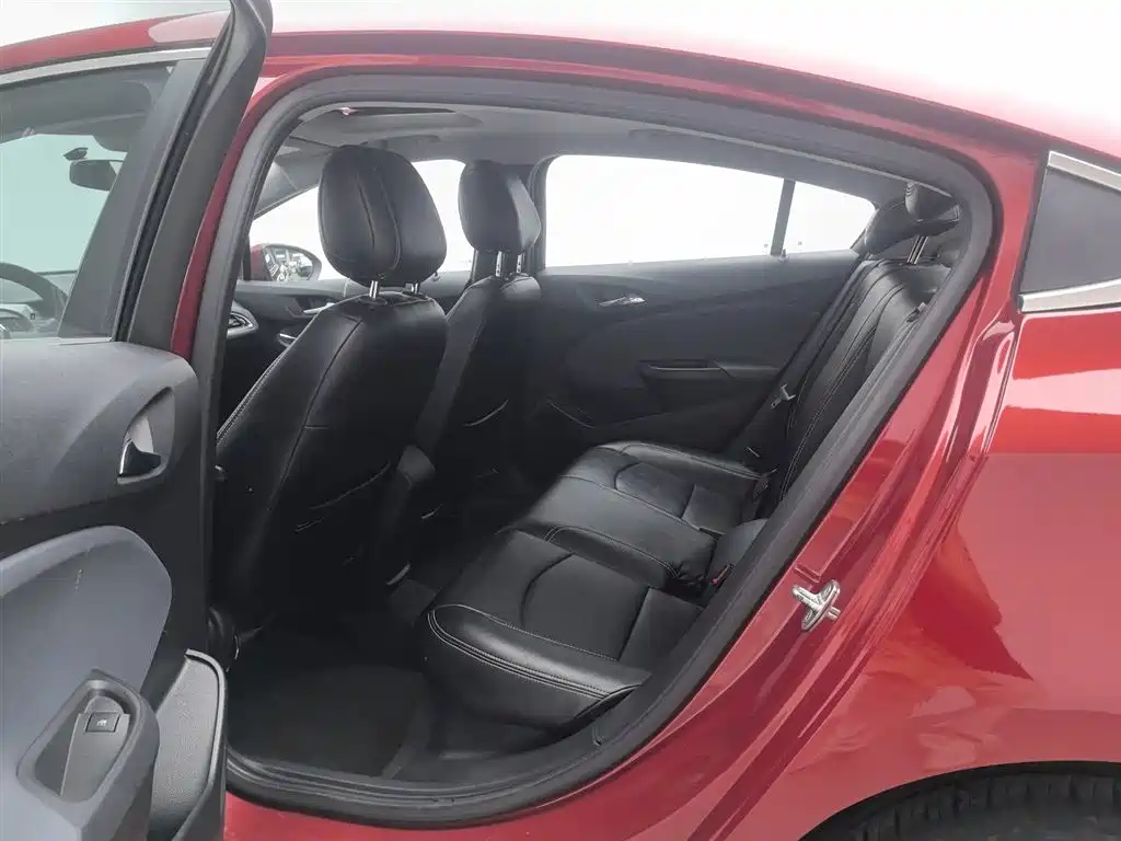 Chevrolet Cruze 2018 320 Automatic Pioneer Sunroof Edition фото 15