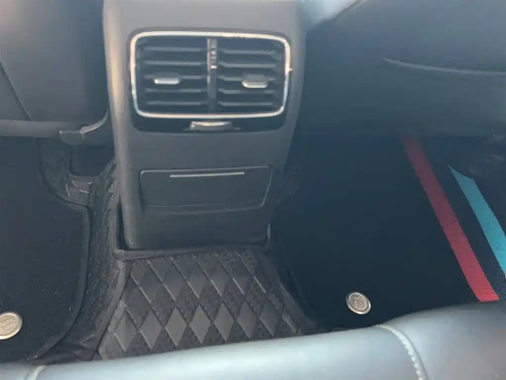 Volkswagen Sagitar 2017 1.6L Automatic Comfort фото 16