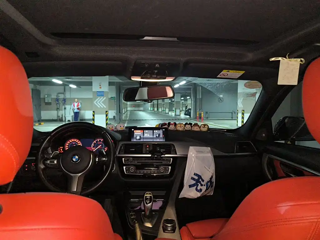 BMW 3 Series 2018 330i M Sport Black Night Edition фото 9
