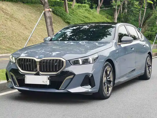 BMW i5 2024 eDrive 35L Premium Luxury Package