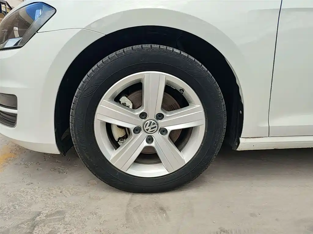 Volkswagen Golf 2016 230TSI Automatic Comfort фото 23