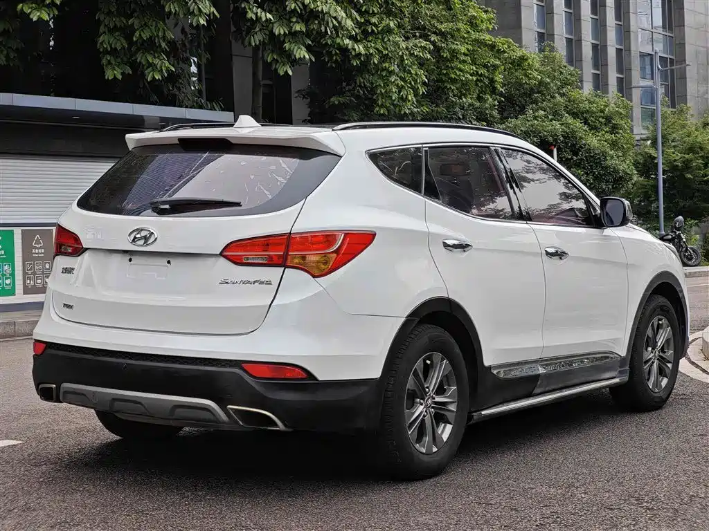 Hyundai Santa Fe 2013 Model 2.4L Automatic 2WD Smart фото 10