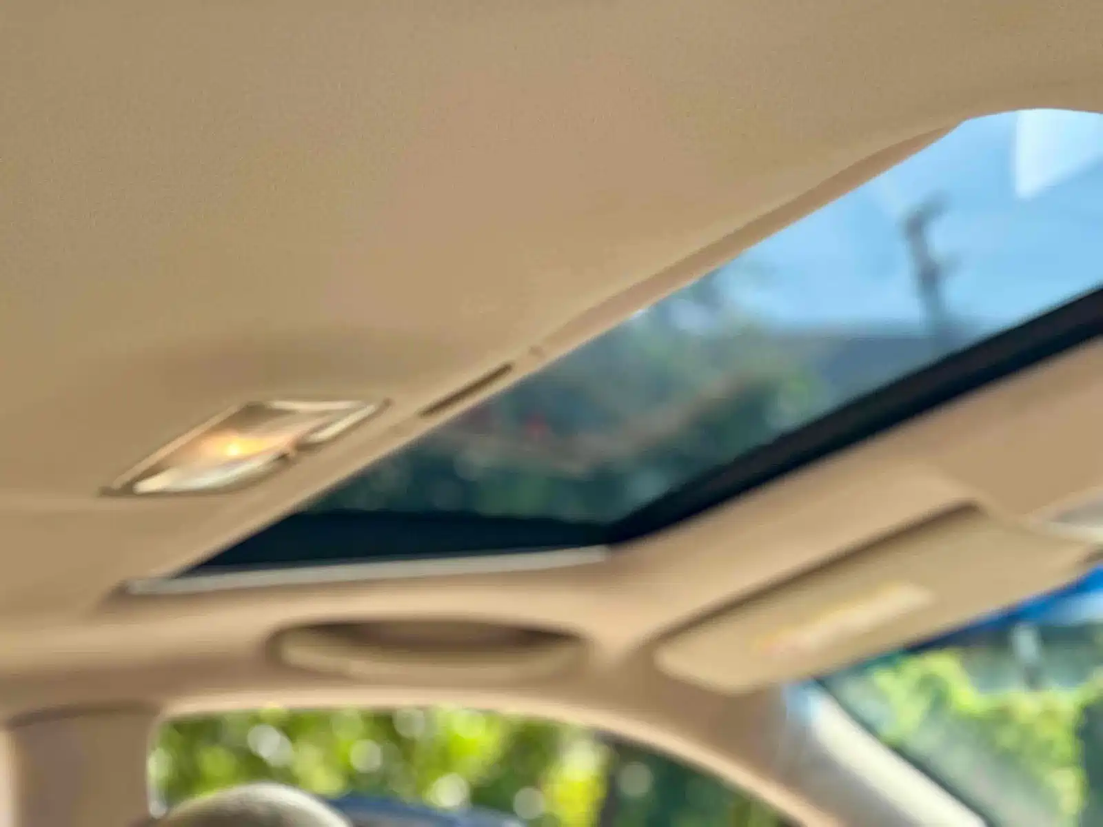 Photo 18 - Lexus ES