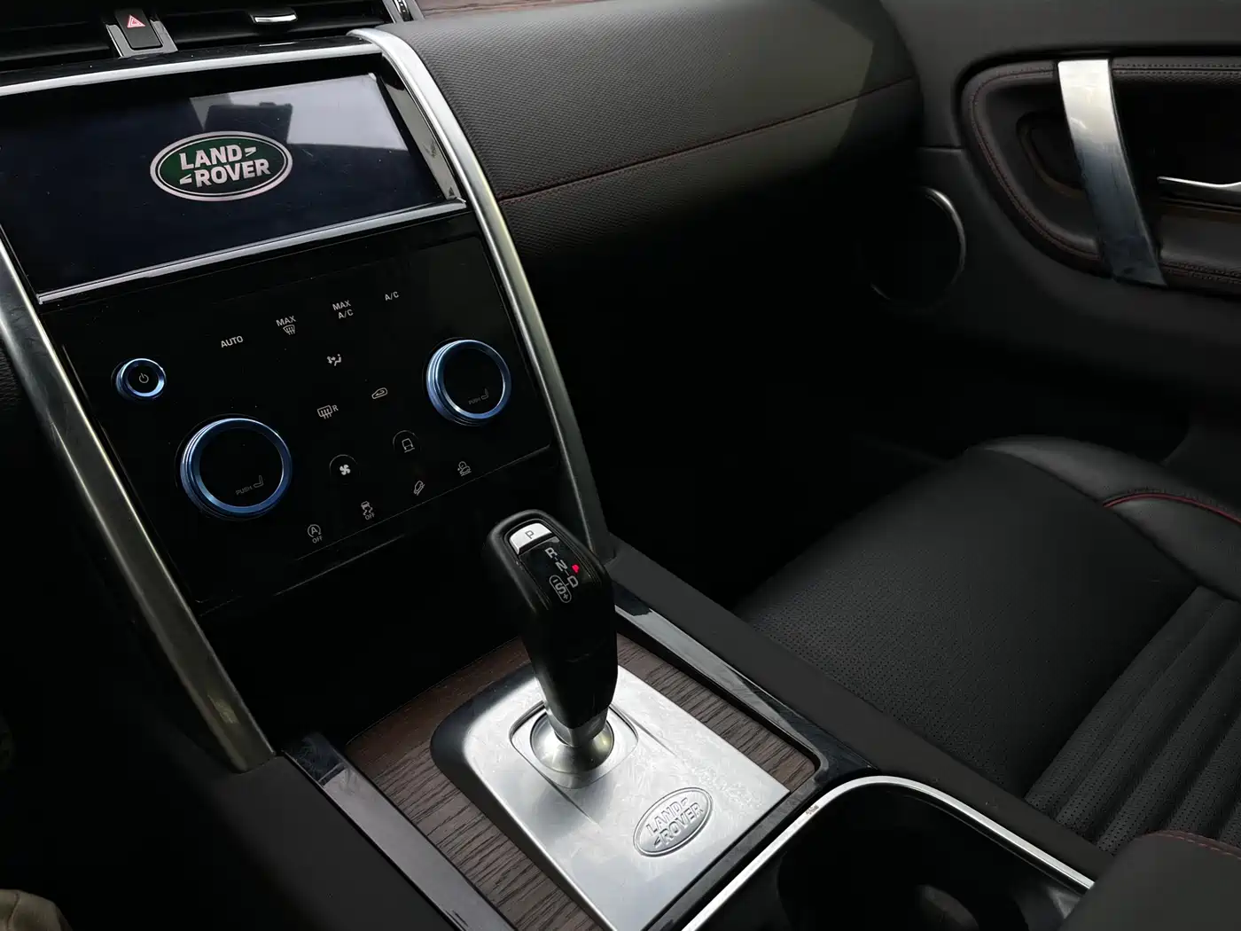 LAND ROVER DISCOVER SPORTS