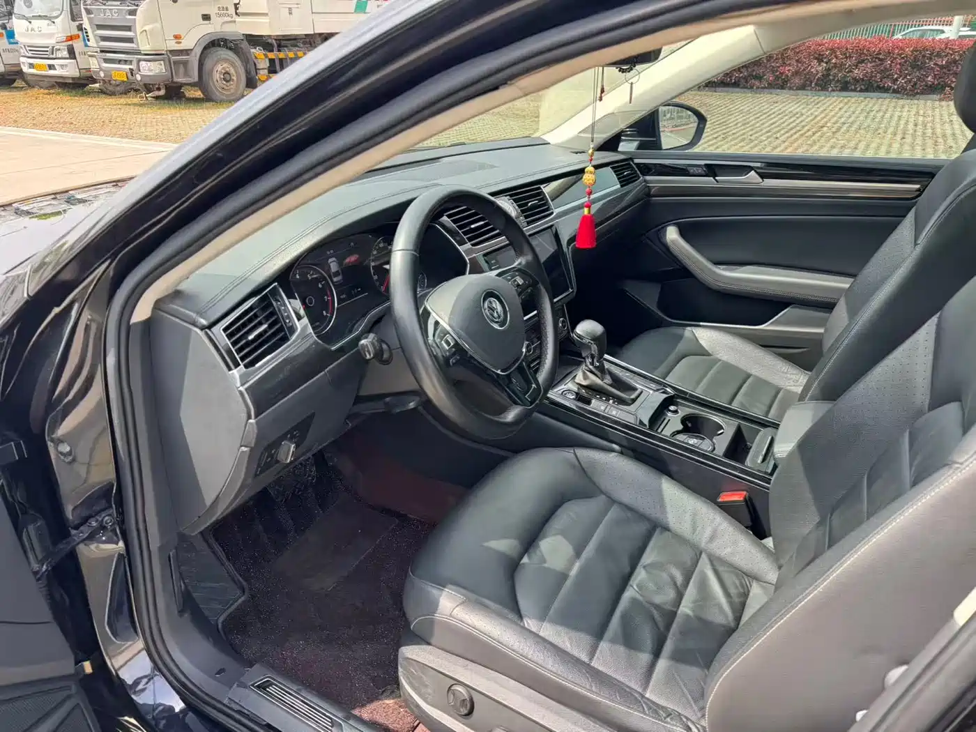 Volkswagen Phideon 2018 Facelift 380TSI FWD Business фото 13