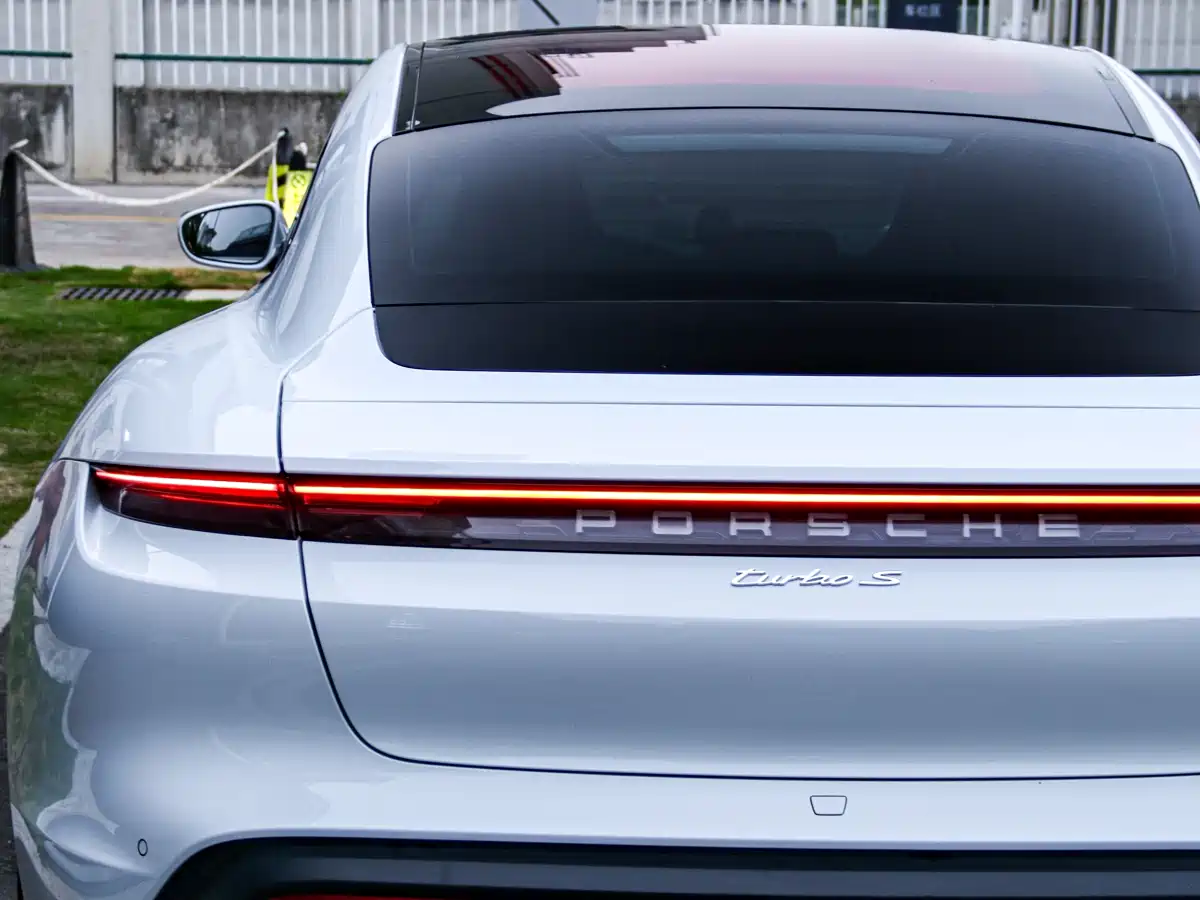 Porsche Taycan 2019 Taycan 4S фото 8