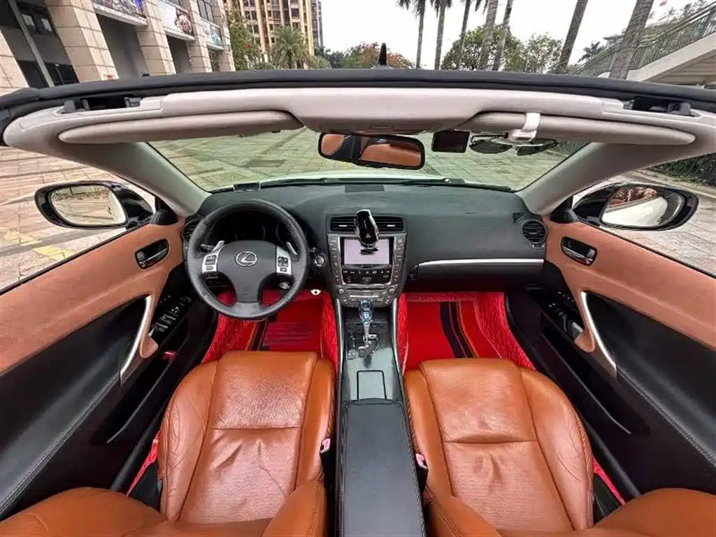Lexus IS 2011 250C фото 8
