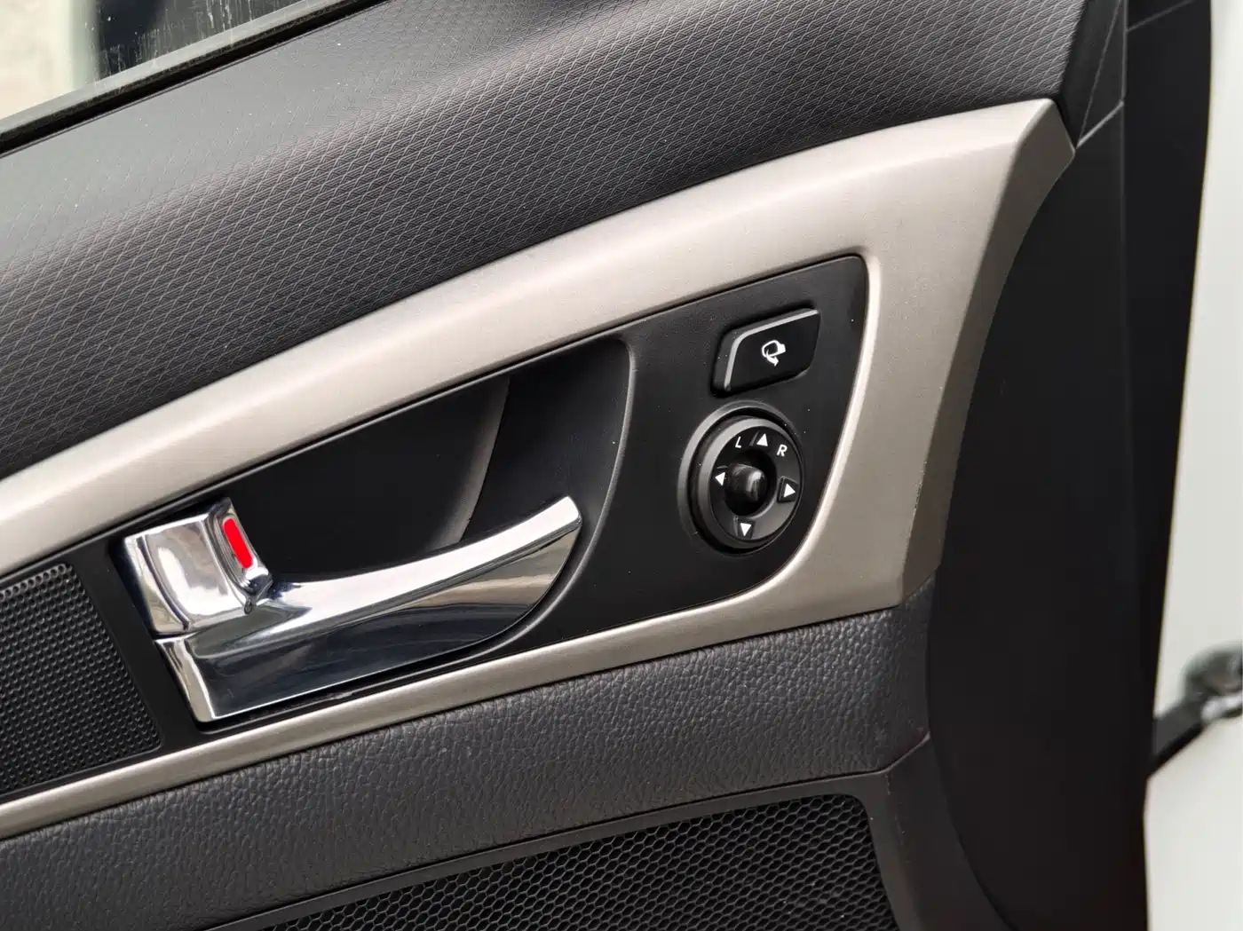 Hyundai Veloster 2012 1.6L Automatic Luxury Edition фото 11