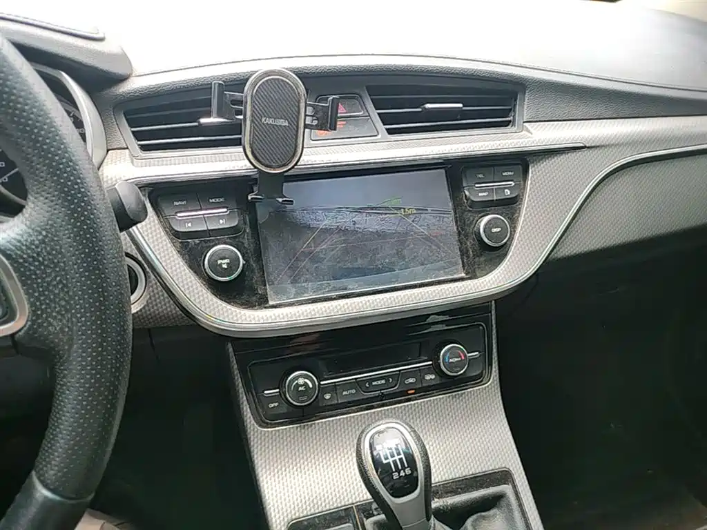 Geely Emgrand GS 2016 2016 Elegance Edition 1.3T Manual Premium