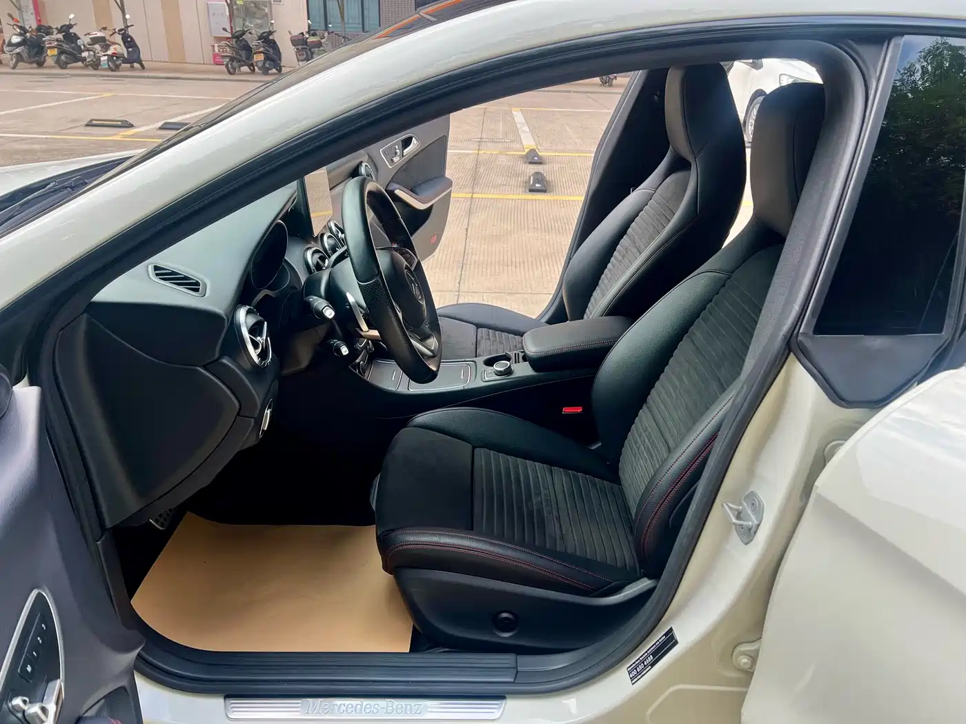 Mercedes-Benz CLA (Import) 2017 CLA 220 4MATIC фото 6