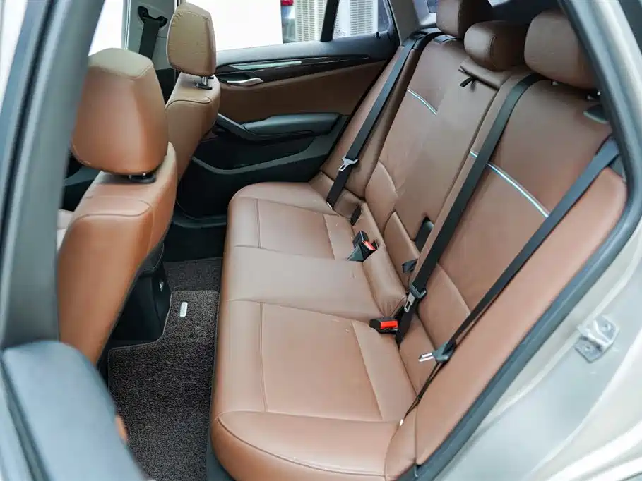 BMW X1 2015 Model sDrive18i Leading Advanced Edition фото 4