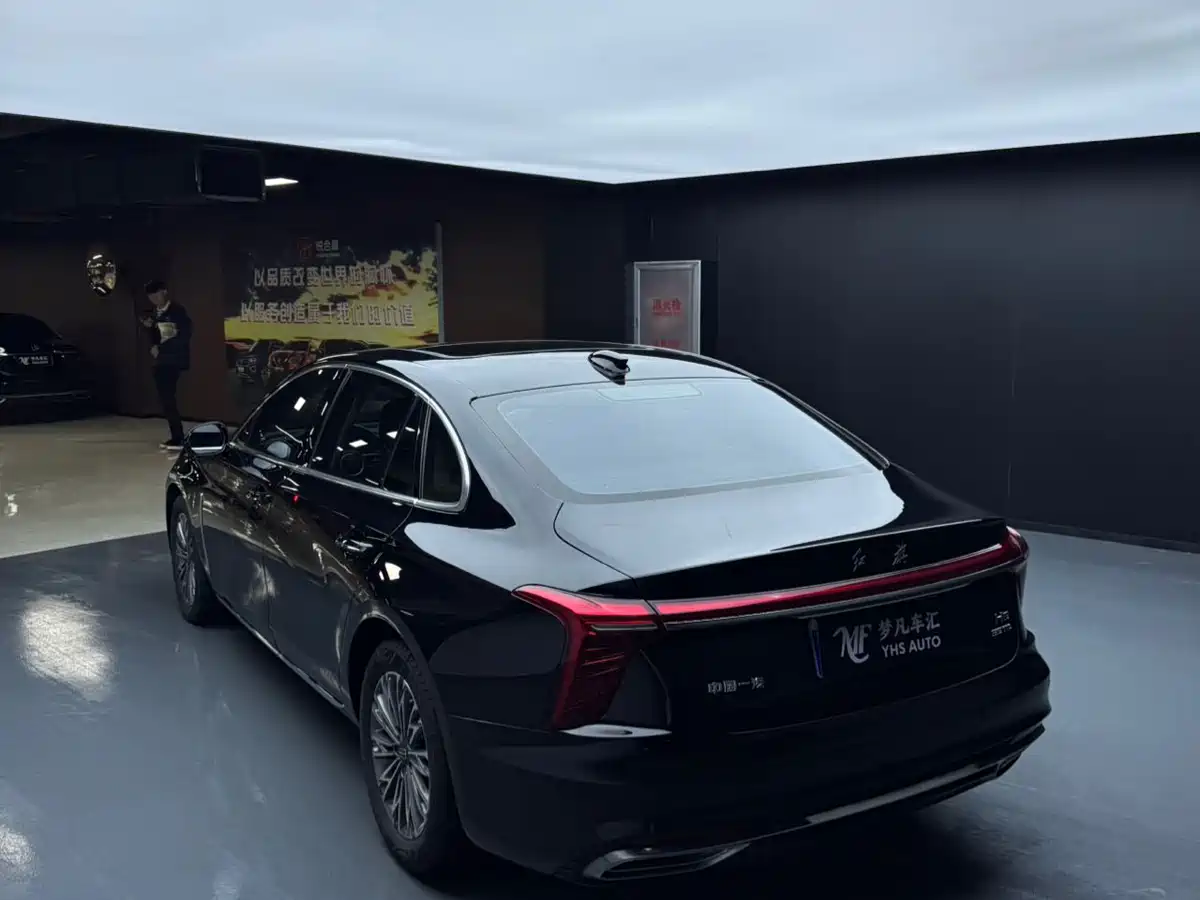 Hongqi H5 2024 1.5T DCT Smart Connect Flag Rhythm Edition фото 6