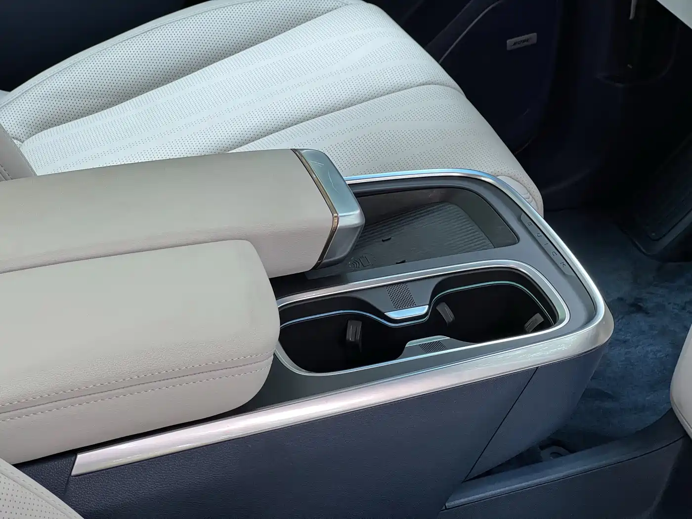 Buick Century 2025 2.0T 7-Seater World Edition фото 21