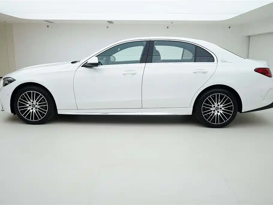 Mercedes-Benz C-Class 2024 C 260 L Sport фото 3