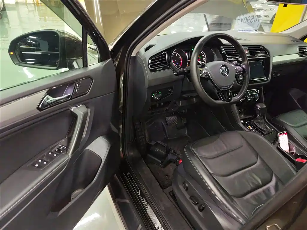 Volkswagen Tiguan L 2019 330TSI Automatic 2WD Panorama Comfort Edition China VI фото 16