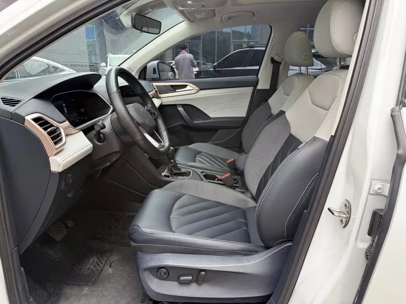 Volkswagen Tharu 2024 300TSI 2WD Bright Moon Edition фото 4
