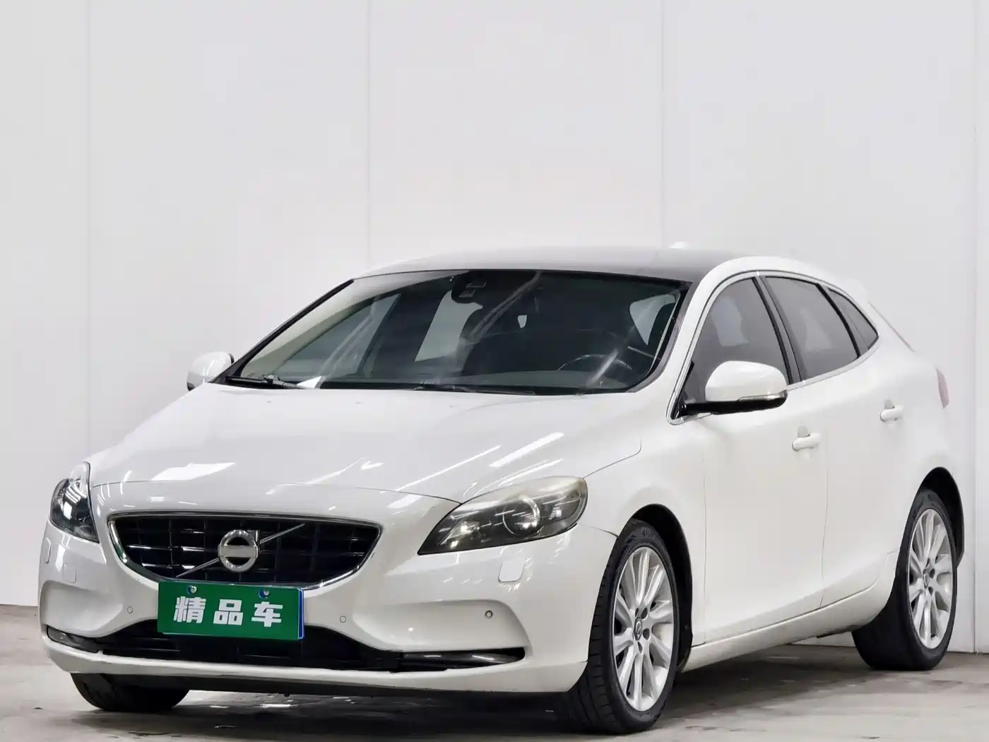 Volvo V40 2013 2.0T Elegance Edition