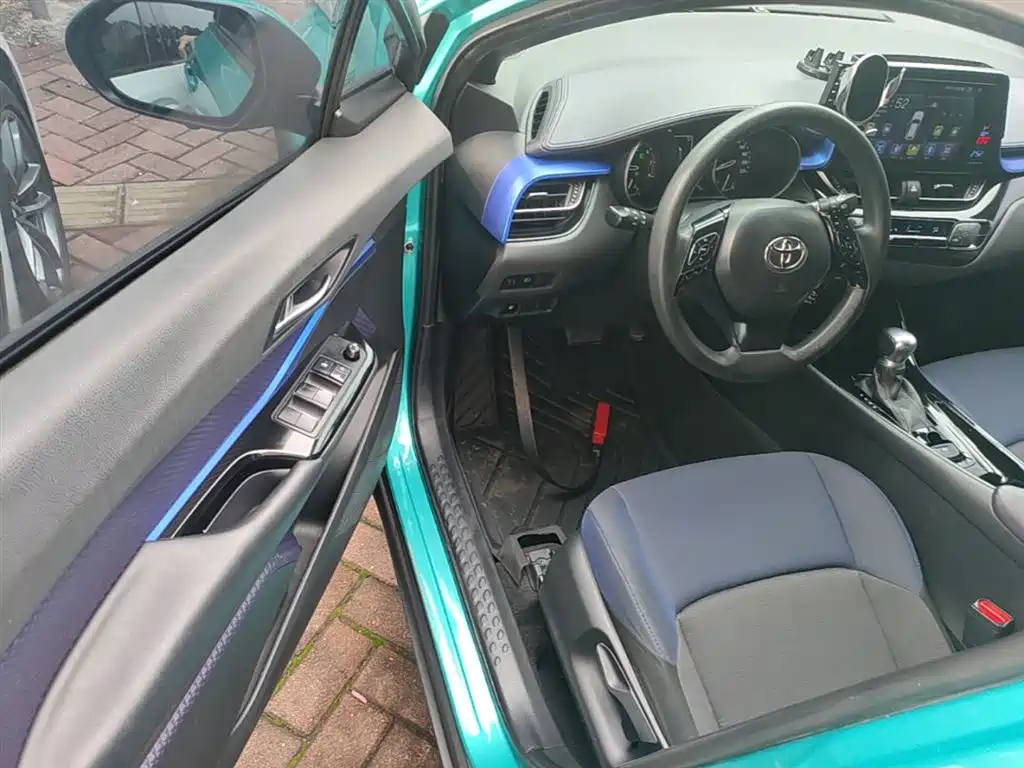 Toyota C-HR 2018 2.0L Leading Edition China VI фото 16