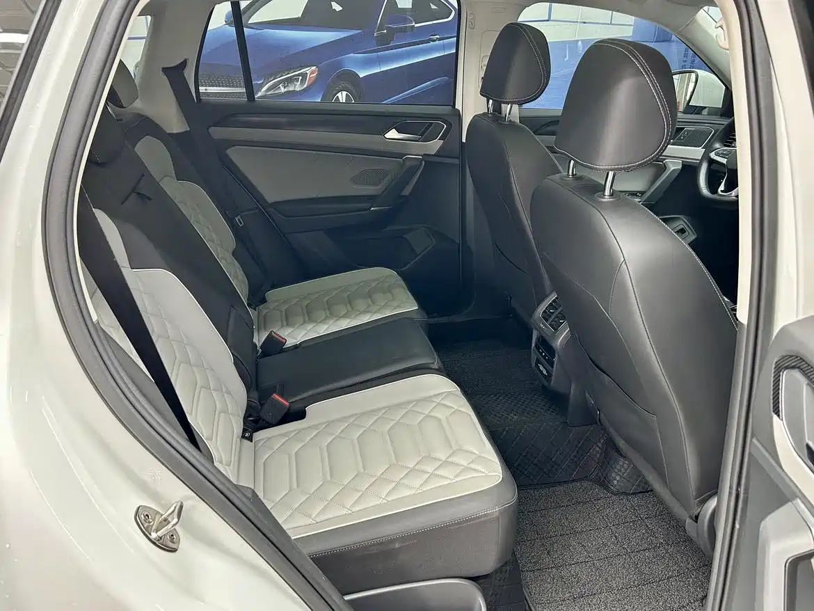 Volkswagen Tayron 2023 280TSI 2WD Luxury Plus Advanced Edition фото 12