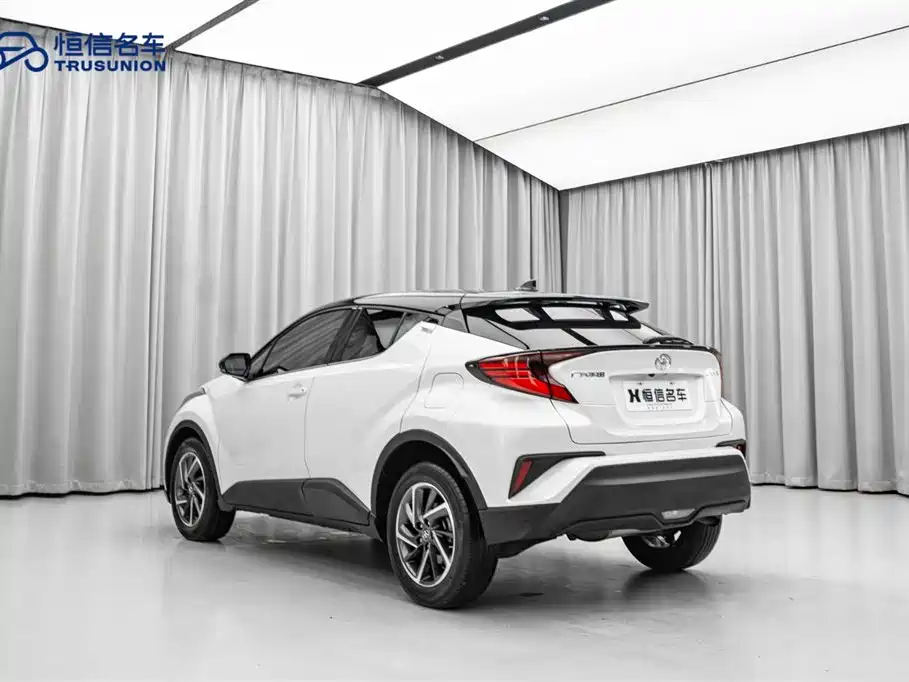 Toyota C-HR 2021 2.0L Luxury Edition фото 7