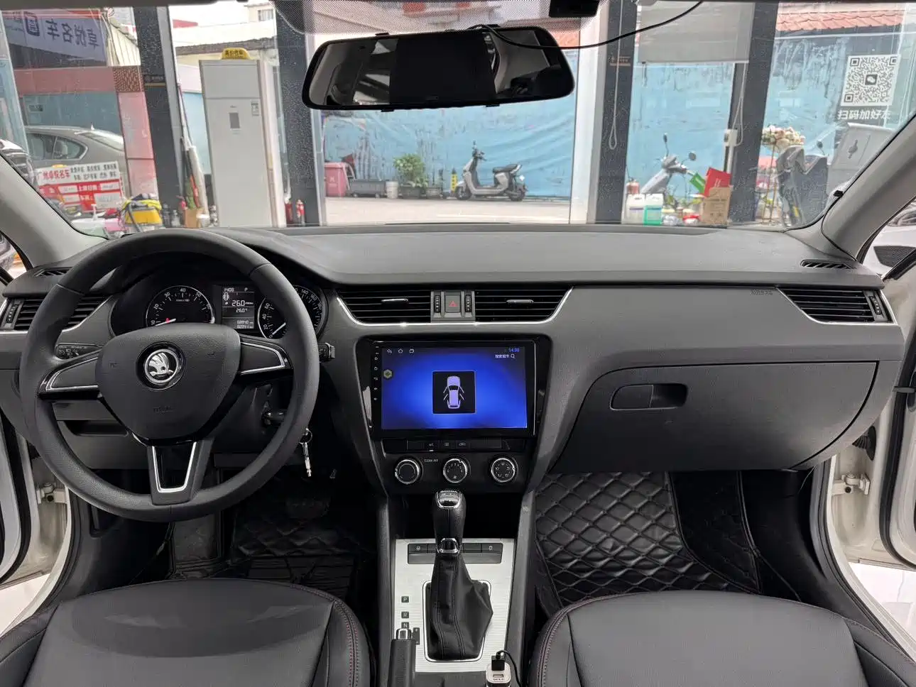 Škoda Octavia 2017 1.6L Automatic Pioneer Edition фото 26