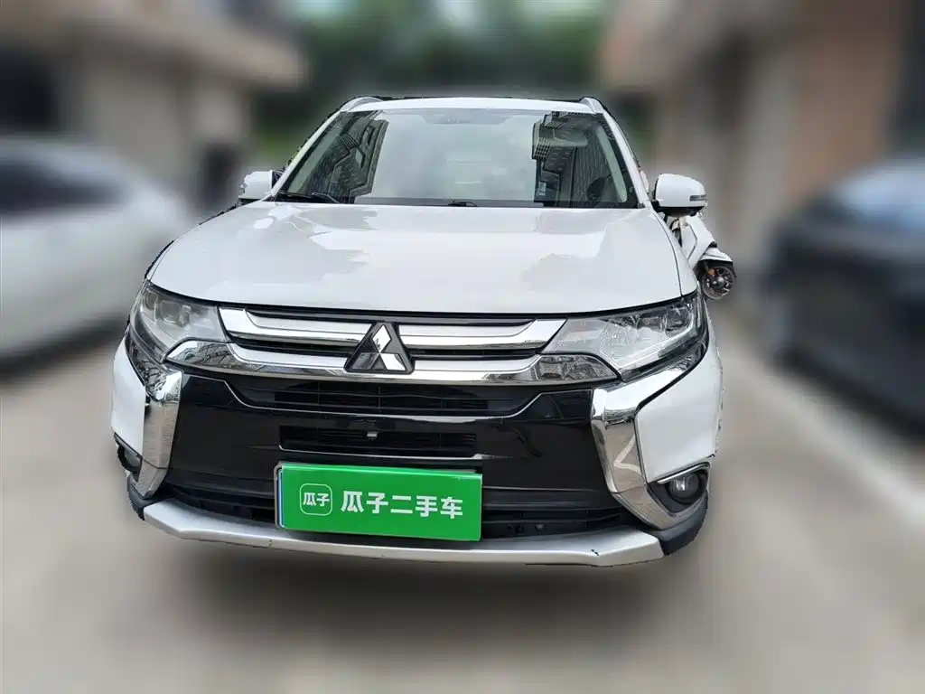 Mitsubishi Outlander 2018 2.4L 4WD Elite Edition 5-seater фото 2