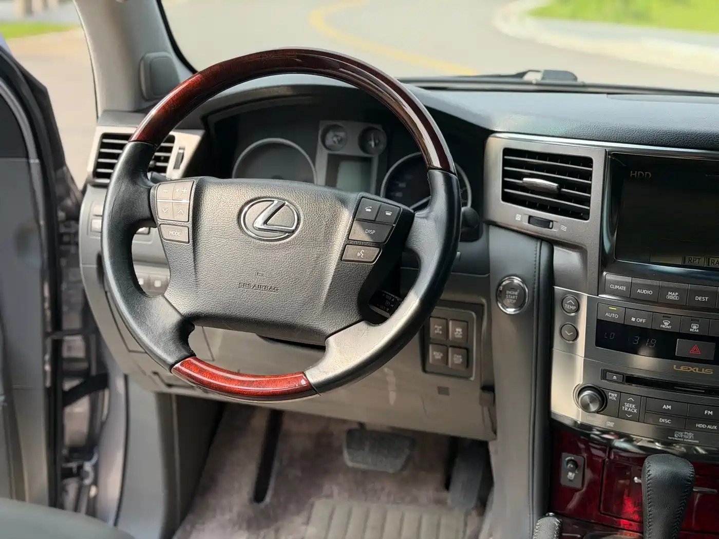 Lexus LX 2009 570 фото 12