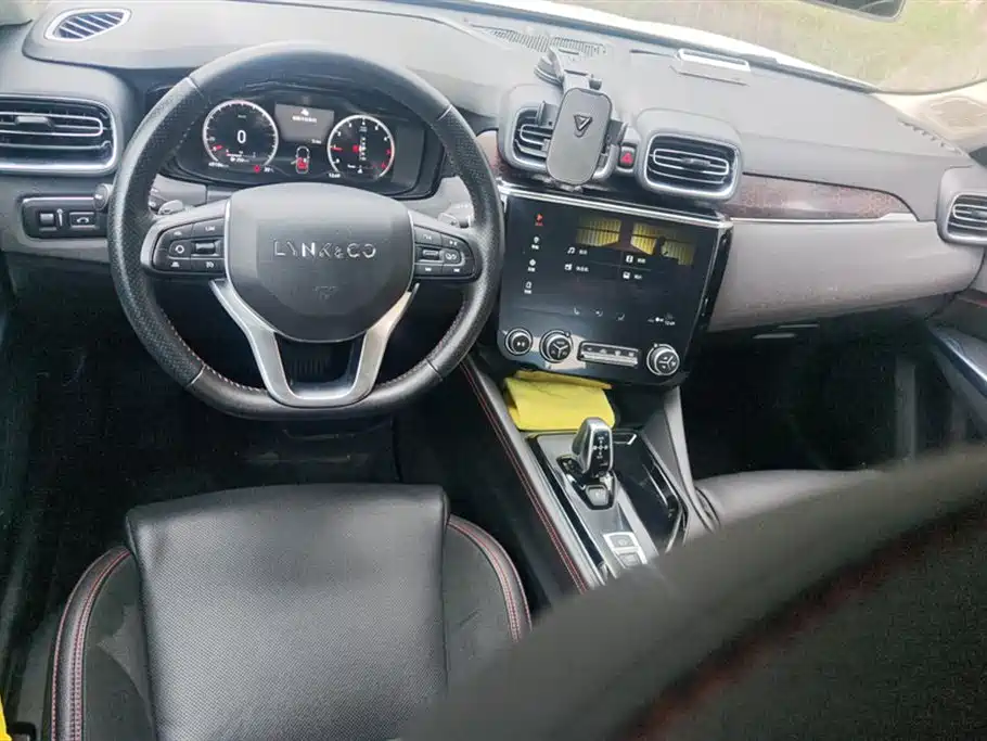 Lynk & Co 02 2019 1.5T DCT 2WD Power Edition China VI фото 12